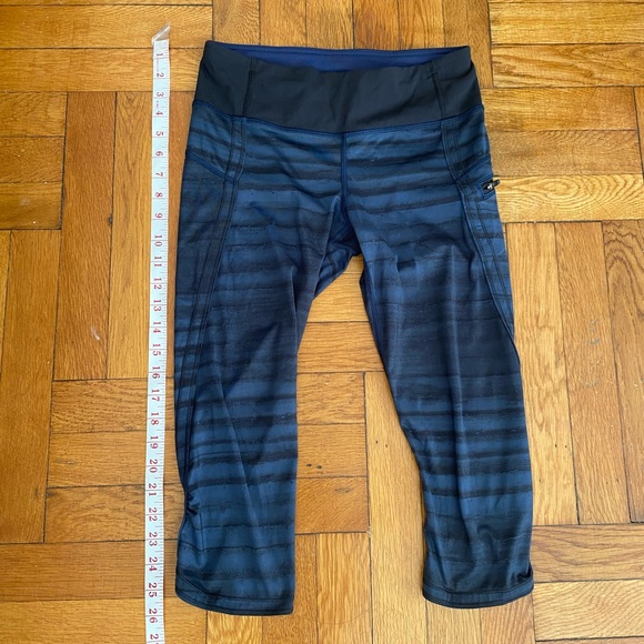 Lululemon Run Top Speed Crop Good Vibes Deep Navy Blue and Black - Size 4 - Picture 2 of 8